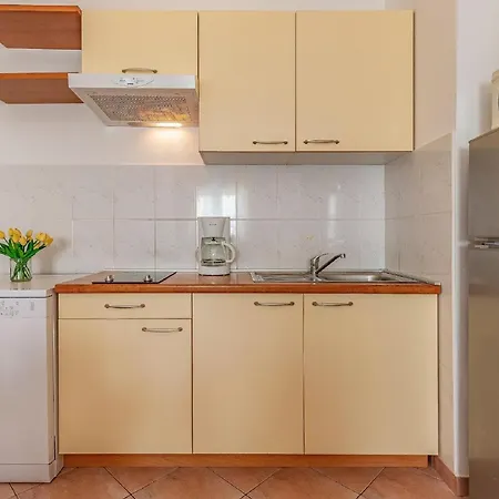 Lovely In Near And Town Centre Appartement Banjole
