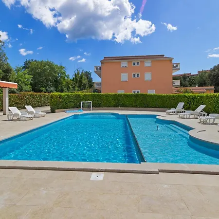 With Pool, Apartment *
